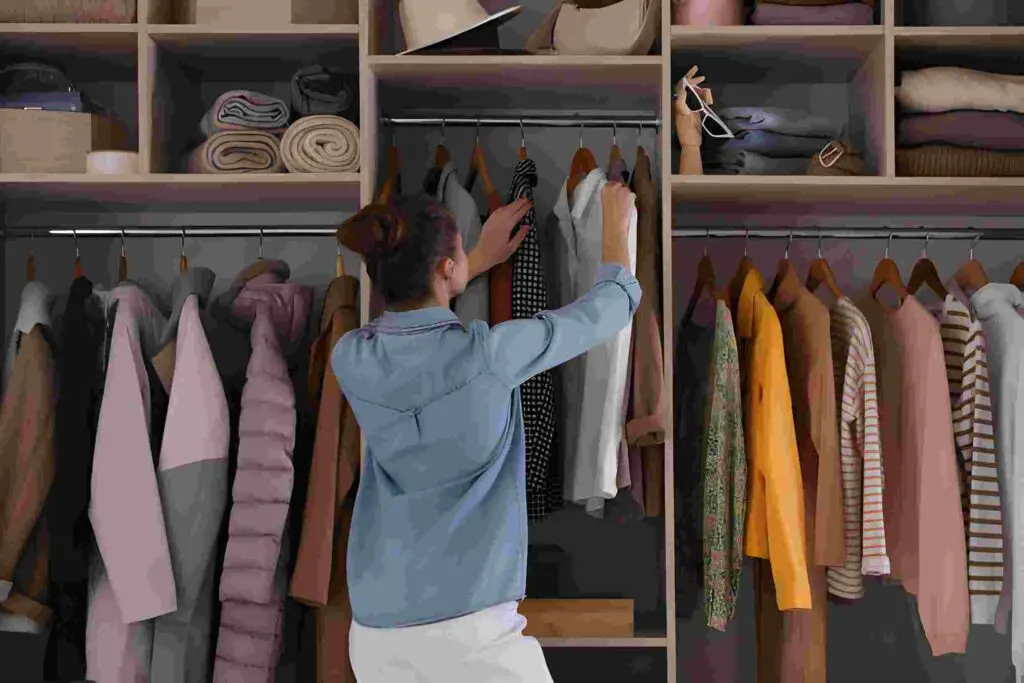 10 Benefits of a Tidy and Organized Closet 1 10 Benefits of a Tidy and Organized Closet Tidy and Organized Closet